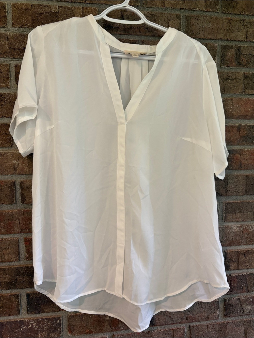 Elegant White Split-Neck Short Sleeve Blouse